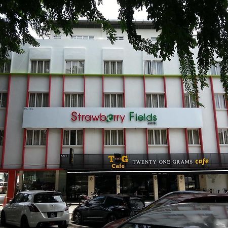 Hotel Strawberry Fields Petaling Jaya Dış mekan fotoğraf