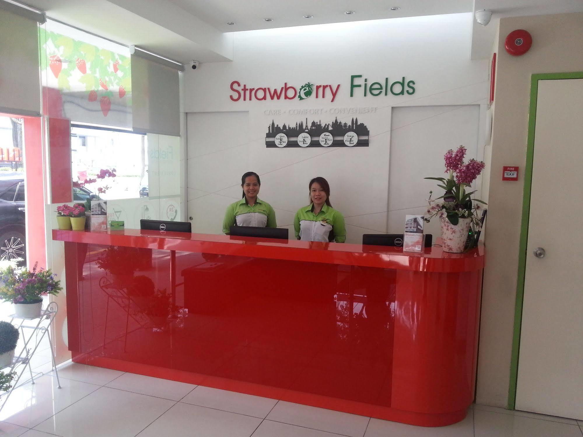 Hotel Strawberry Fields Petaling Jaya Dış mekan fotoğraf