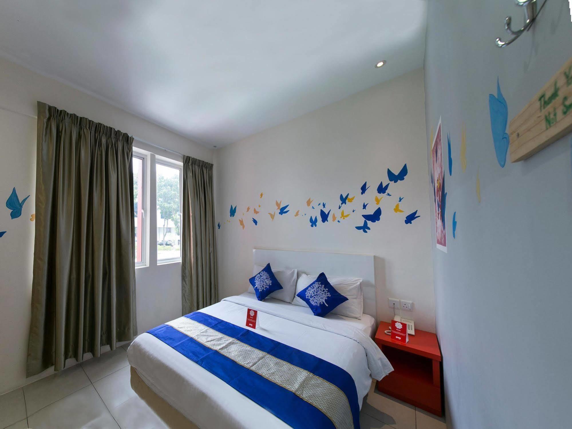 Hotel Strawberry Fields Petaling Jaya Dış mekan fotoğraf